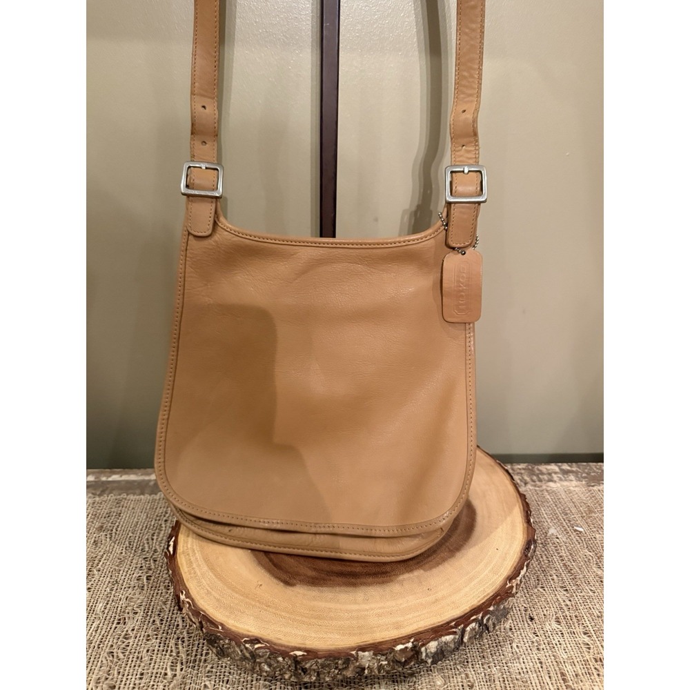 Vintage COACH Slim Hippie Flap 9135 Beige Camel Glove Tanned Leather